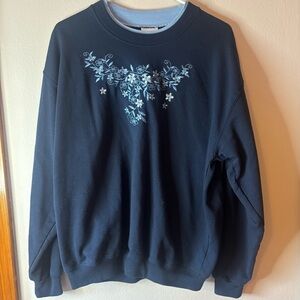 Navy Blue Floral Embroidered Women’s Vintage Crewneck